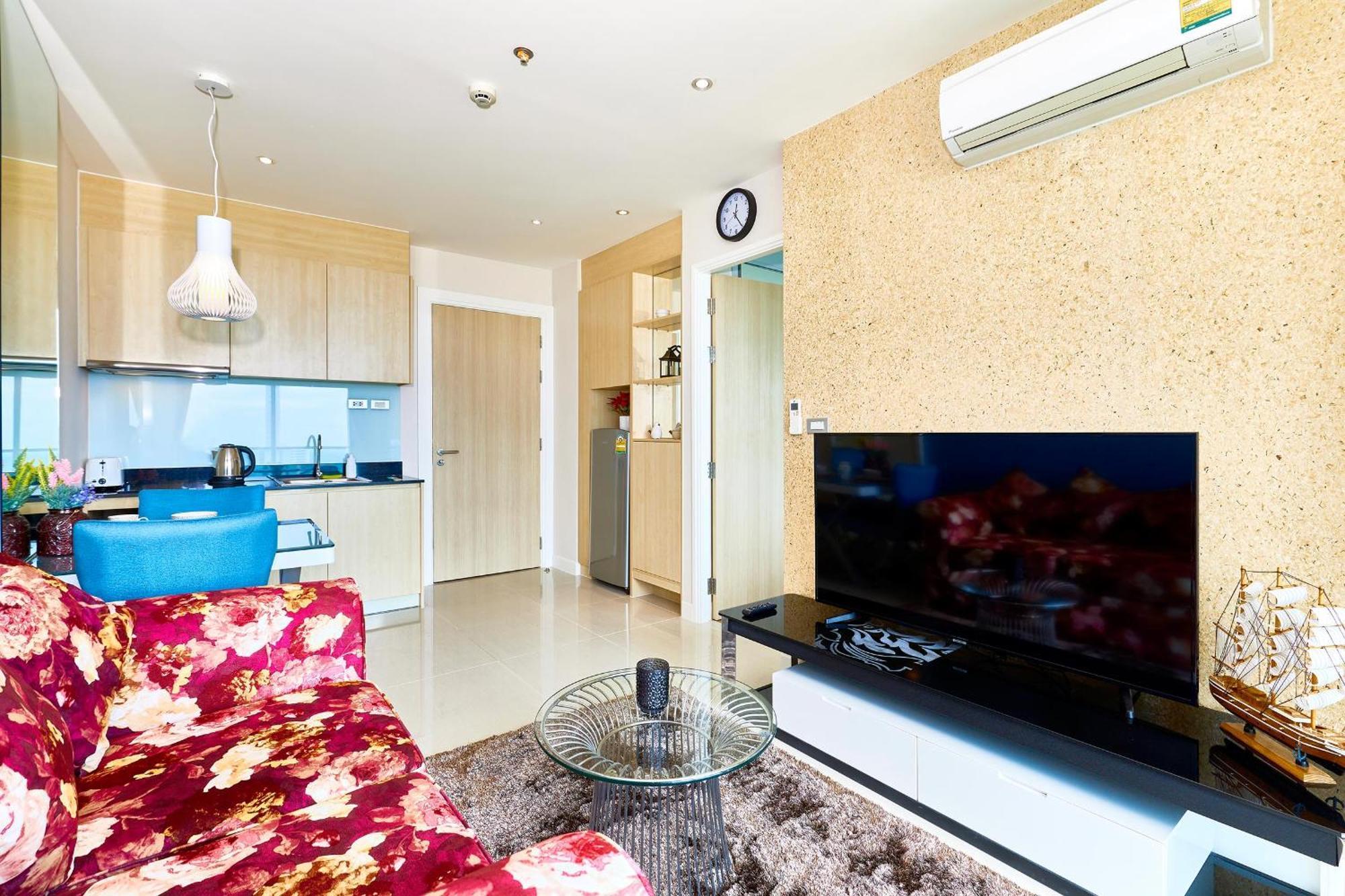 Grande Carribean - Seaview - Jomtien -Free Taxi From The Airport Apartment Pattaya Exterior photo